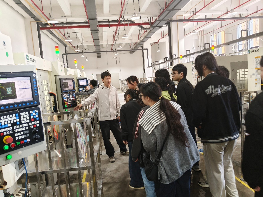 &ldquo;柔造&rdquo;未来,印梦起航--我校印刷图文专业学子赴浙江柔造智能制造
